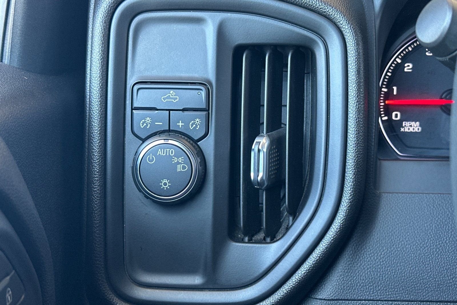 2019 Chevrolet Silverado 1500 Custom