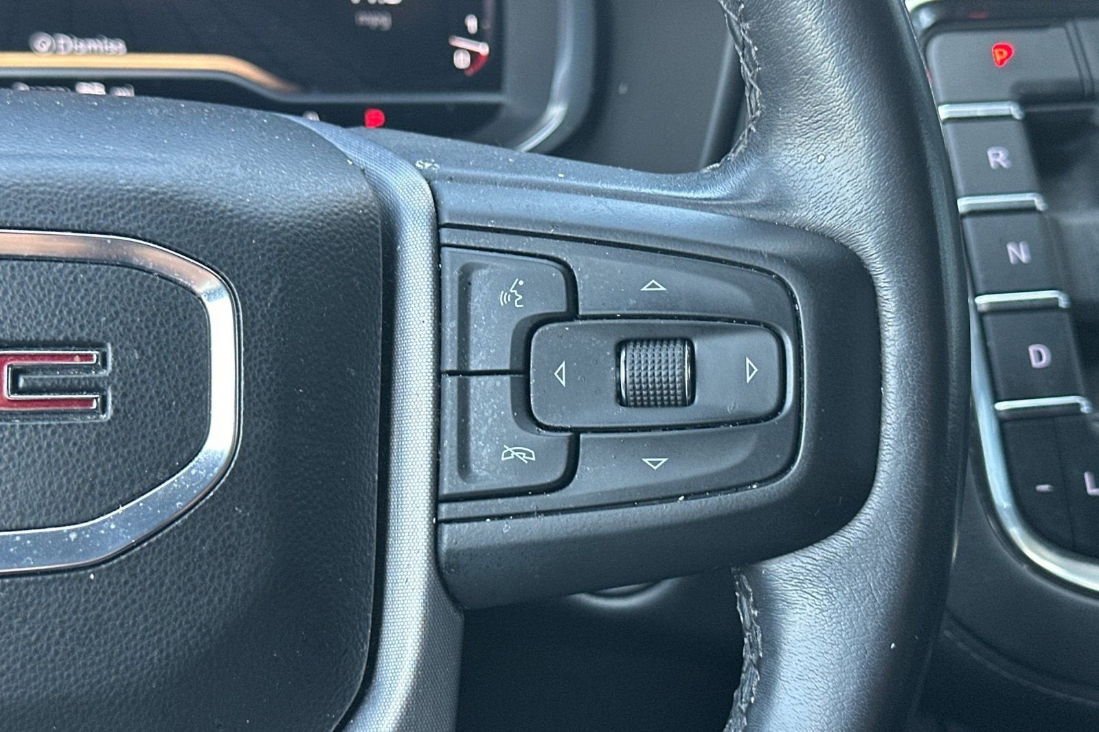 2022 GMC Yukon SLE