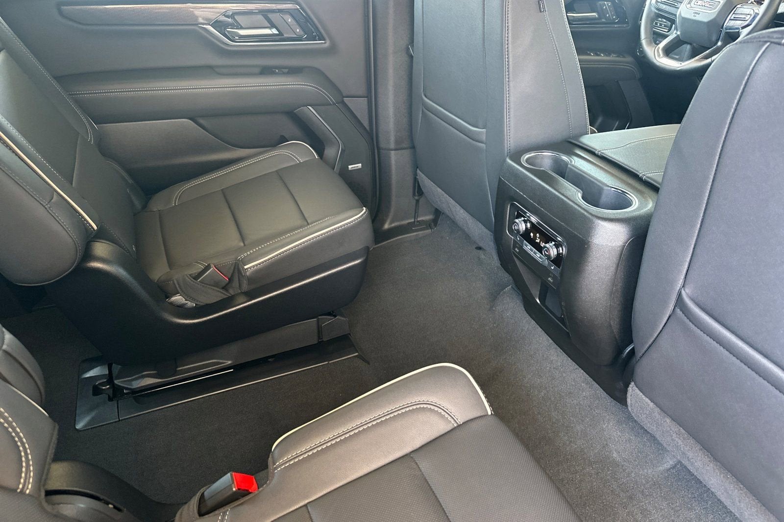 2025 GMC Yukon XL Elevation
