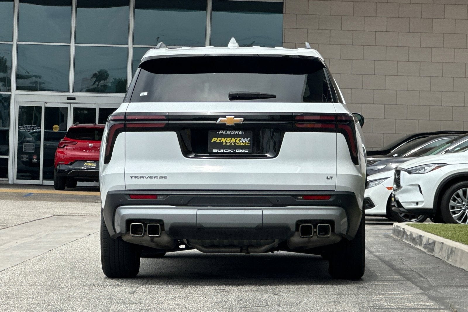 2024 Chevrolet Traverse LT