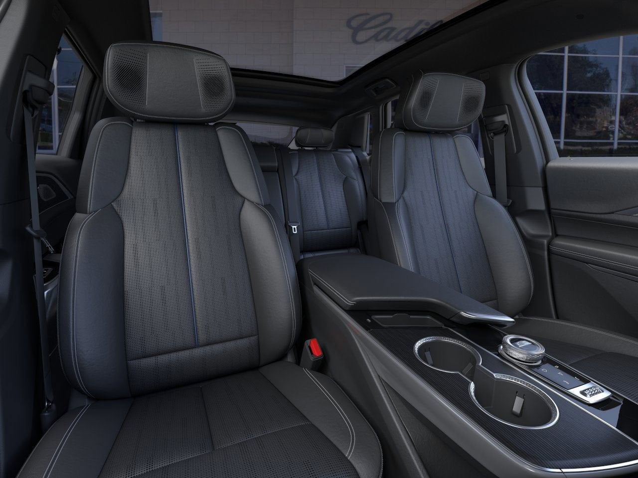 2025 Cadillac LYRIQ Luxury 2