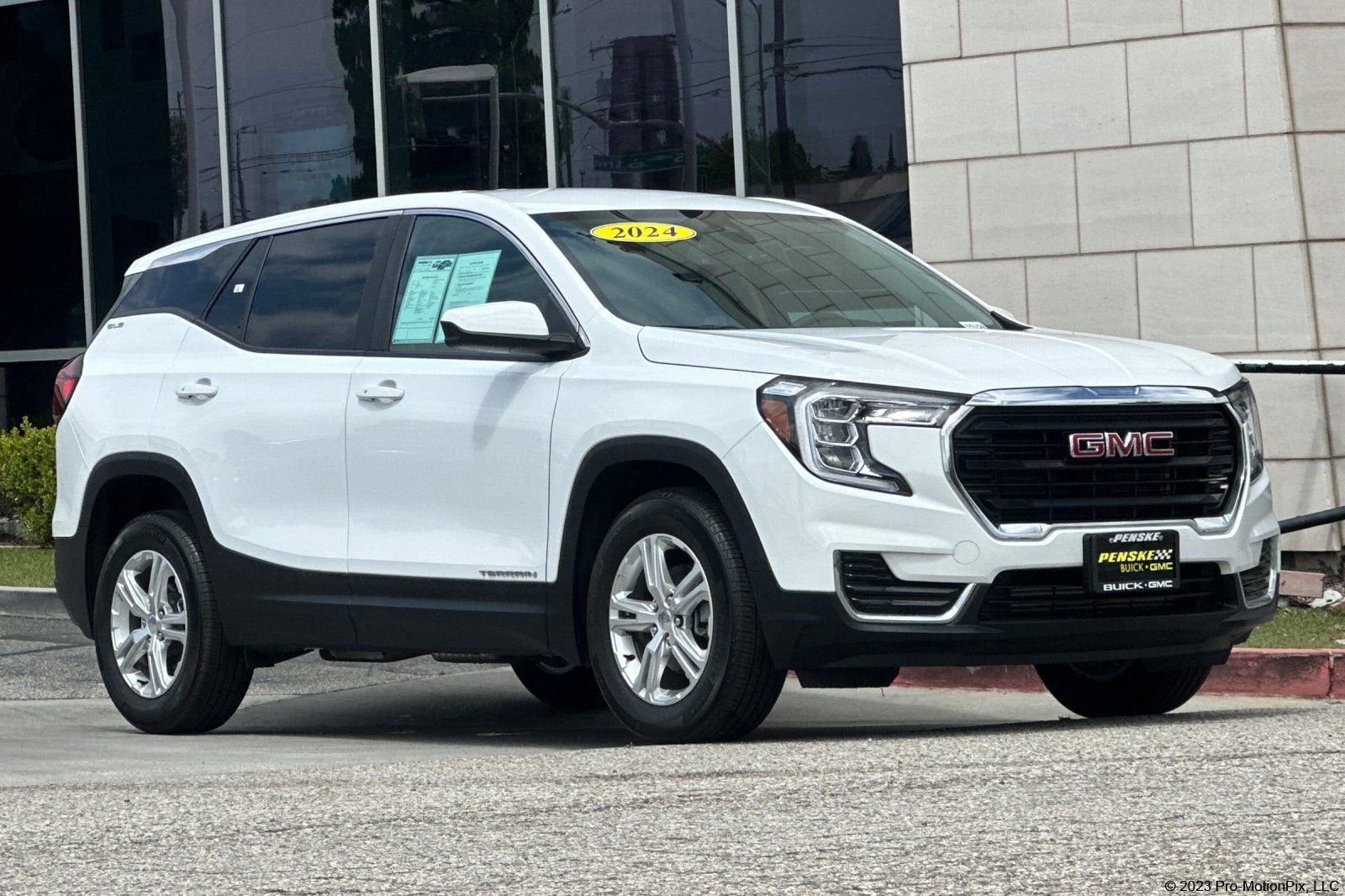 2024 GMC Terrain SLE FWD's photo