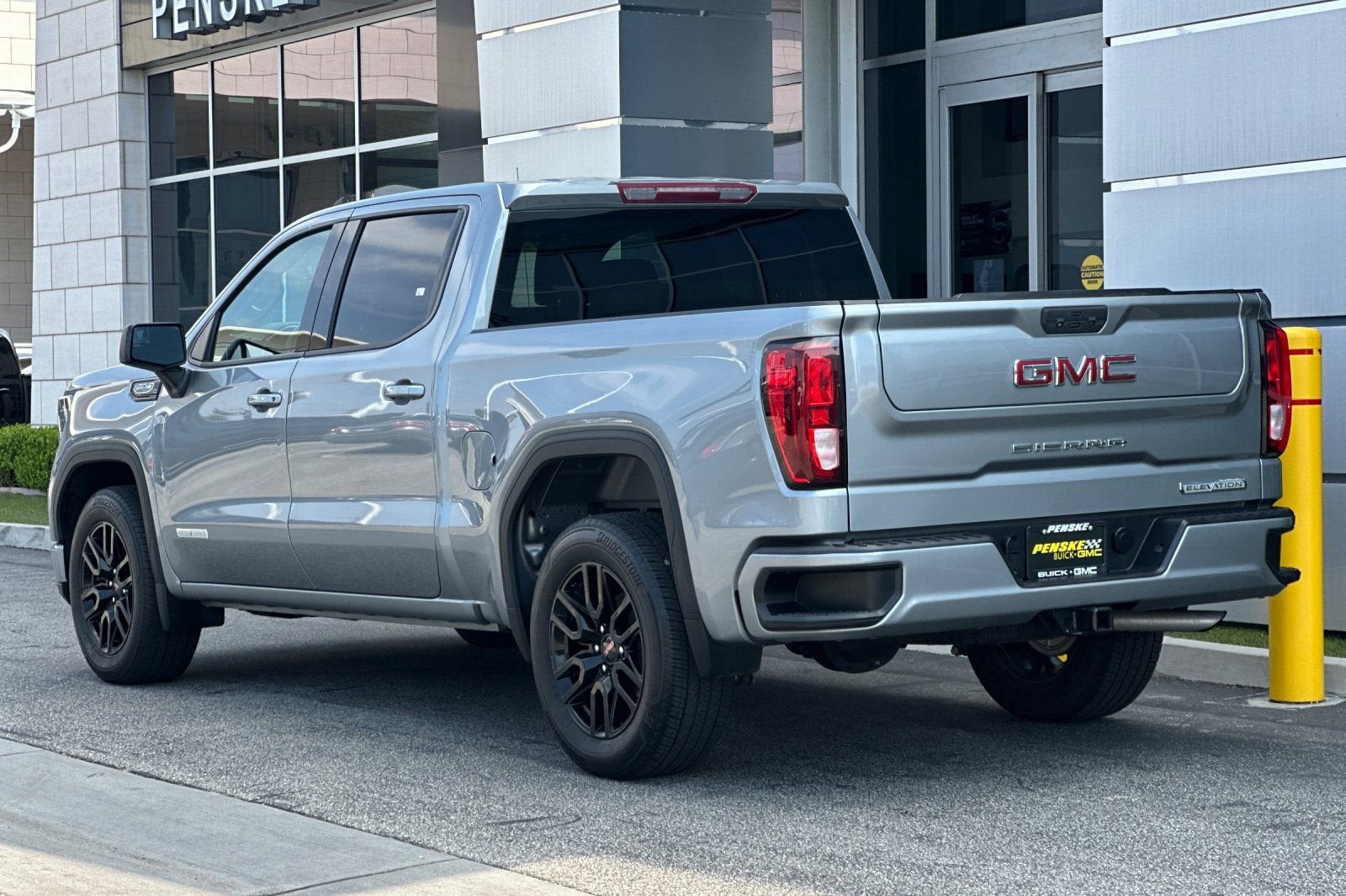 2023 GMC Sierra 1500 Elevation