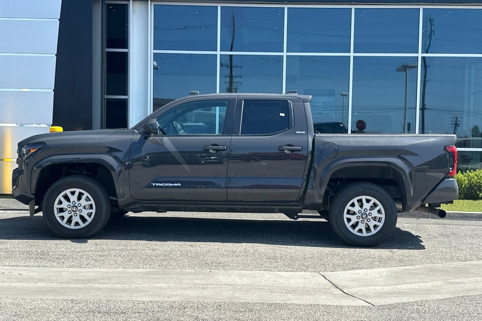 2025 Toyota Tacoma 4WD SR