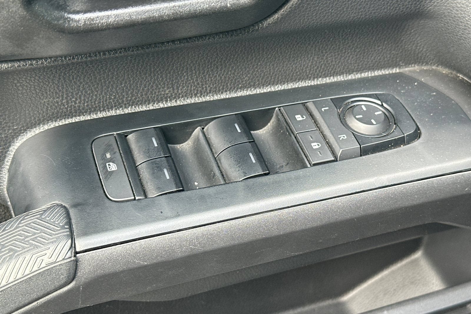 2025 Toyota Tacoma 4WD SR