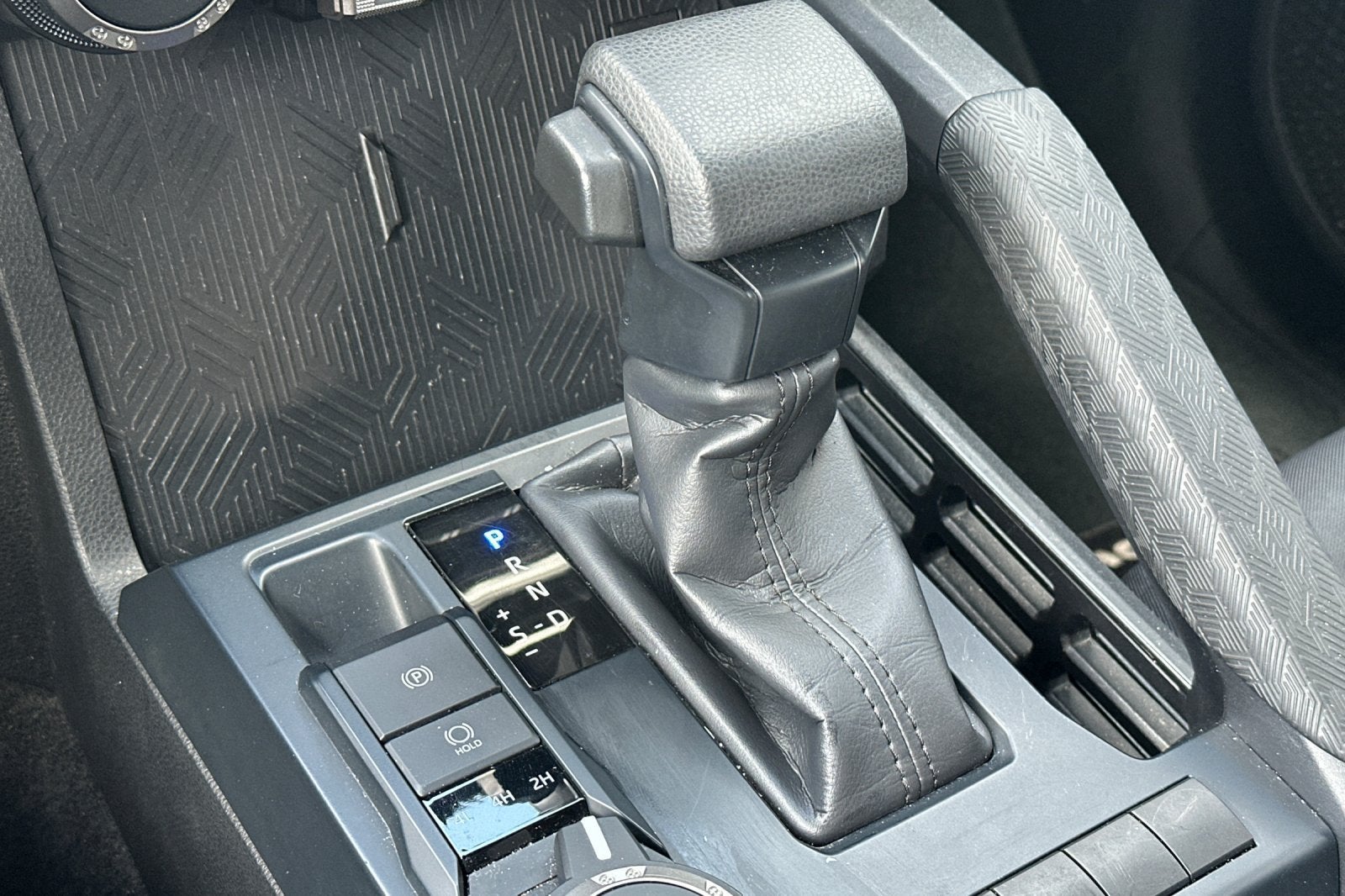 2025 Toyota Tacoma 4WD SR