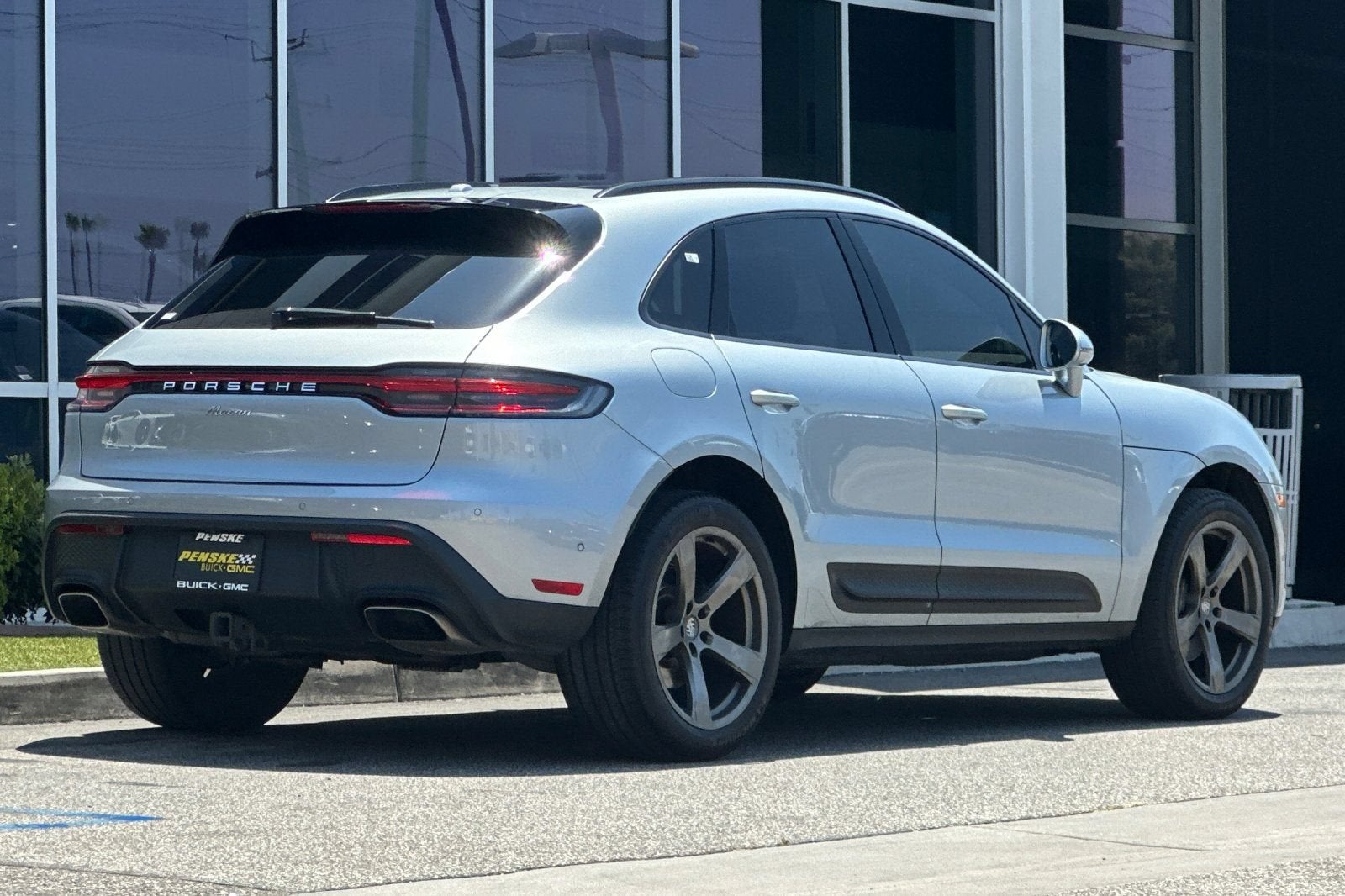 2024 Porsche Macan NA
